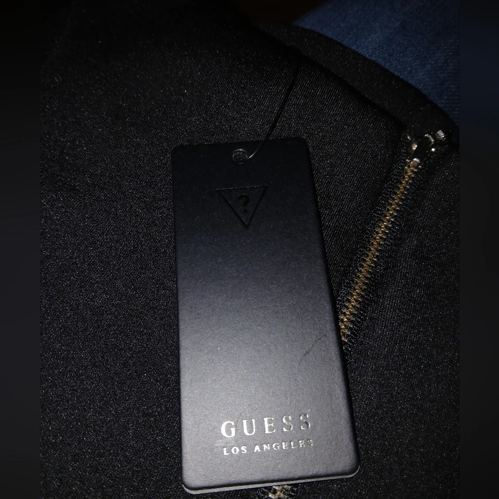 NWT GUESS Scuba Cutout Crop Top M NWT - Picture 15 of 15